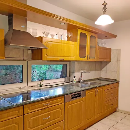 Dali Apartman *